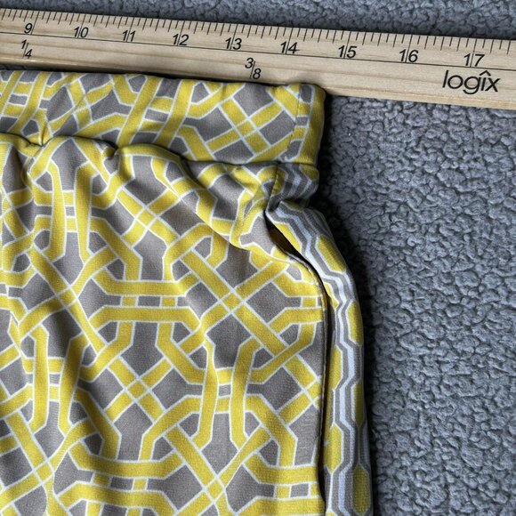 Susan Graver Skort Womens S Yellow Liquid Knit Geometric Pull On Stretch Pockets - Picture 8 of 11